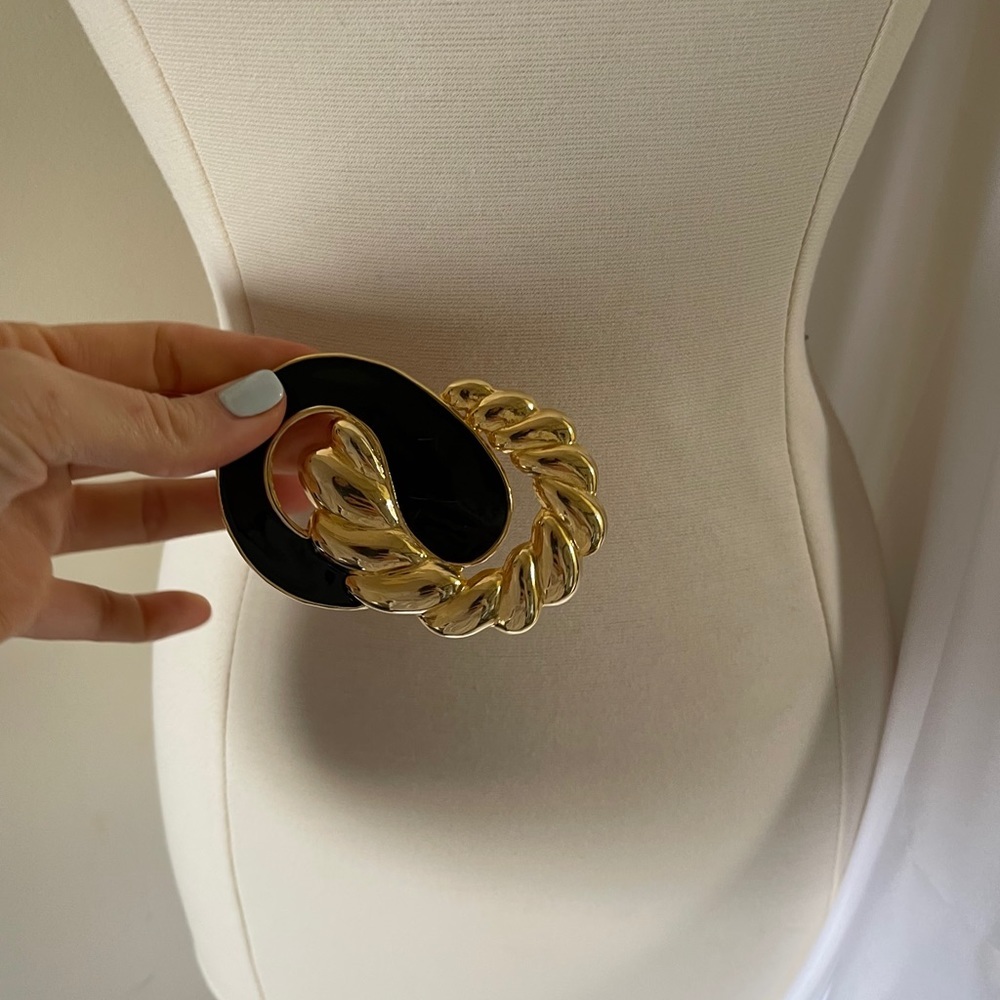 Retro vintage 1980s black enamel gold belt buckle shell style art deco - Picture 13 of 15